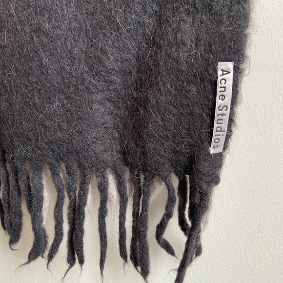 Acne studios ombré black grey scarf mohair new - Picture 2 of 5